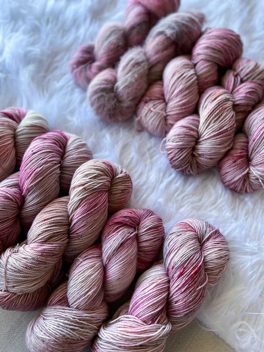 Ruby And Roses Ruby and Roses Yarn - Soft Rose – Yarnbyrds, LLC