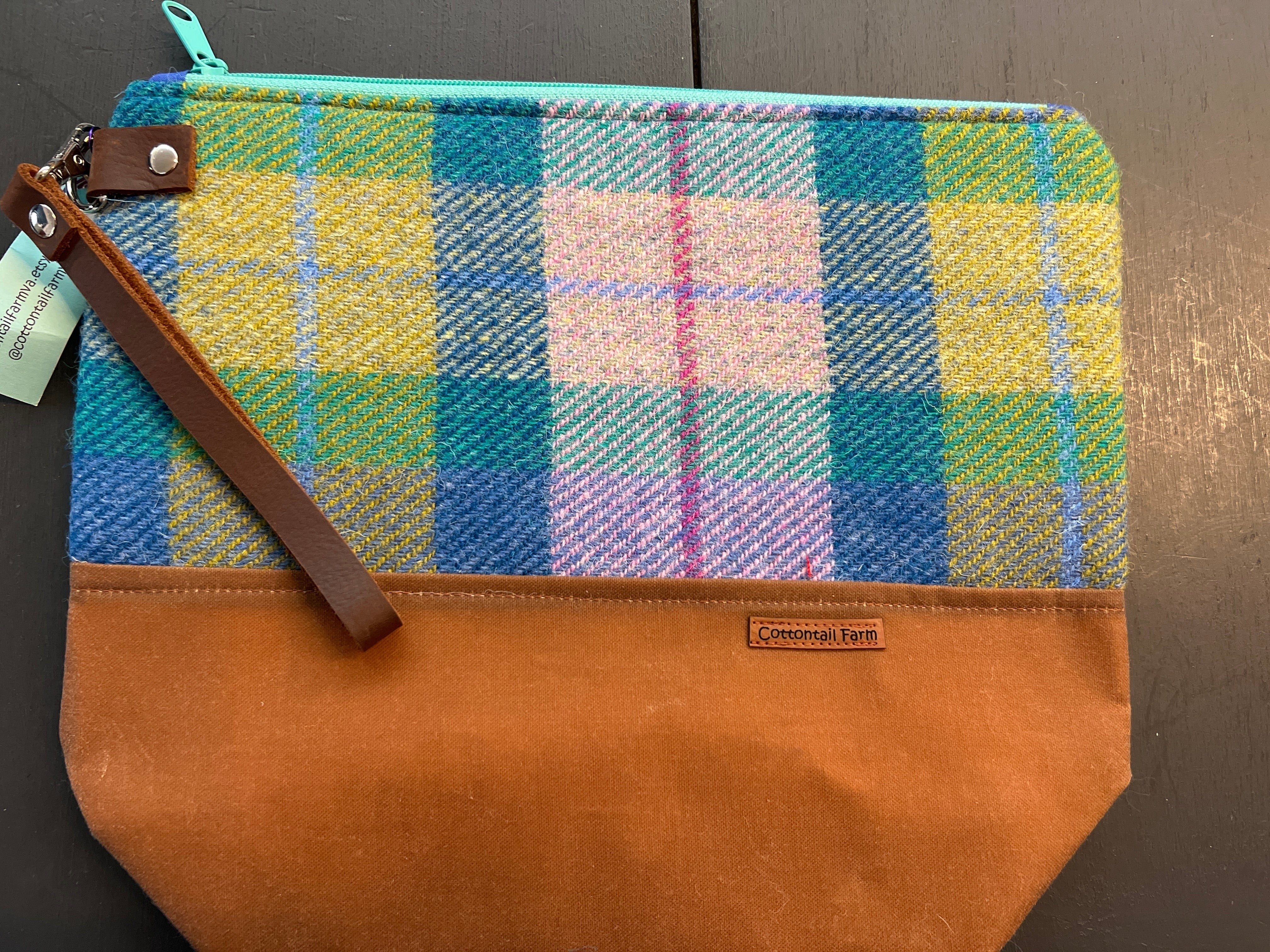 【花鳥風月】SLOW WEAR LION HARRIS TWEED Cottontail Farm Harris Tweed – Yarnbyrds, LLC